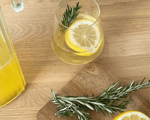 Thé glacé citron-gingembre & romarin - Les Jardins de l'Hermitage